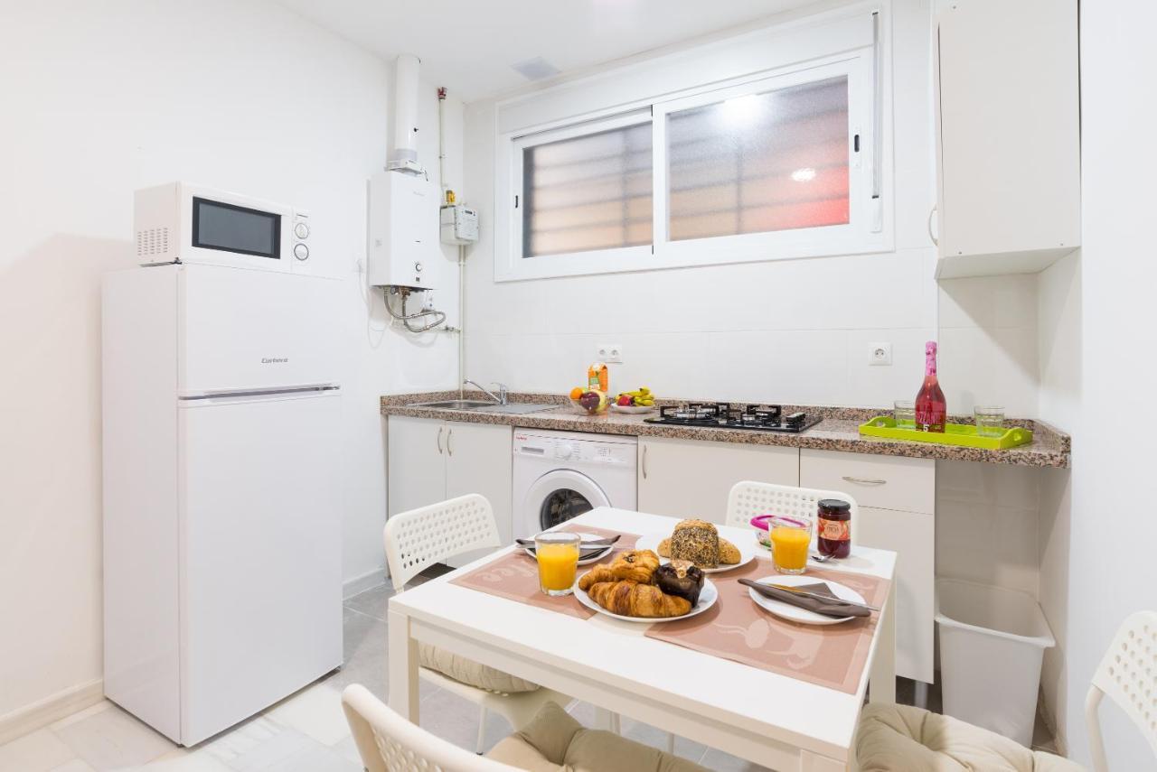 Ole Hostels Malaga Zambrano Екстериор снимка